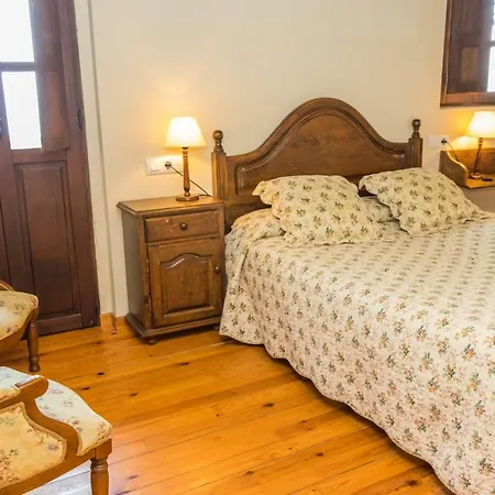 Casa De Aldea El Navaron *