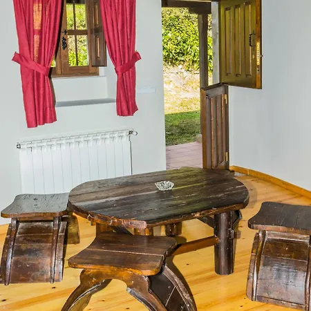 Casa De Aldea El Navaron * Cofiño