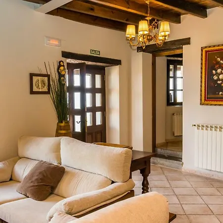 Casa De Aldea El Navaron *